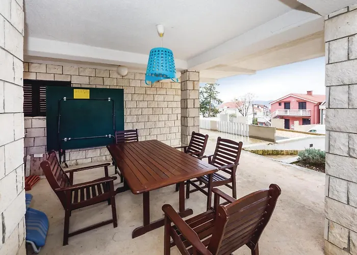 아파트 One-bedroom In Svpetar