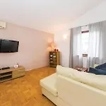 Lejlighed One-bedroom In Svpetar