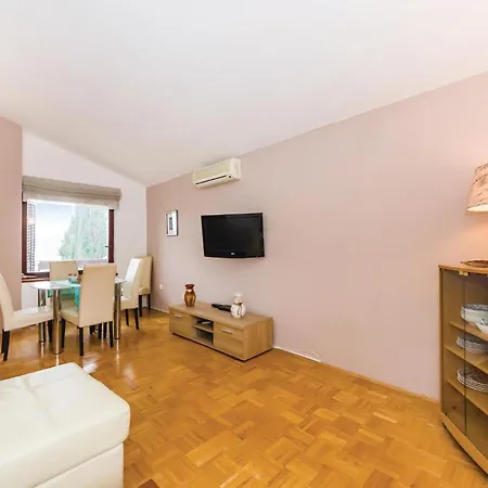 One-bedroom In Svpetar Daire