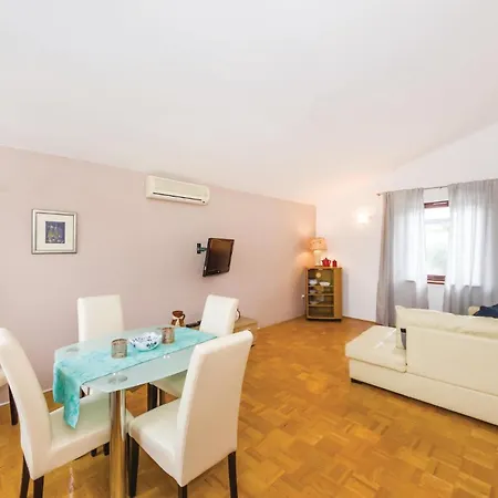 One-bedroom In Svpetar